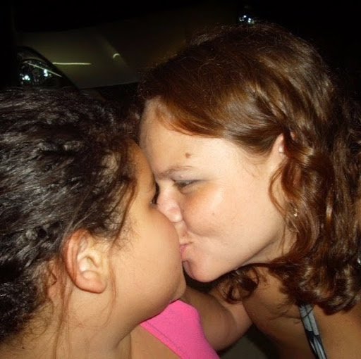 Priscilla Medeiros Photo 17