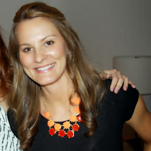 Laura Adams Photo 9