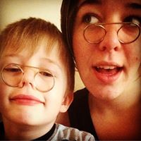 Julie Vang Photo 17