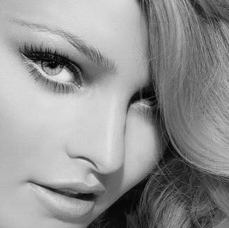 Angela Colbert Photo 4