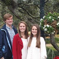 Stephanie Curtis Photo 20