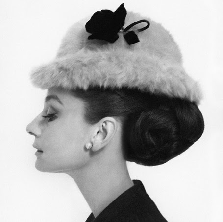 Laura Hepburn Photo 5