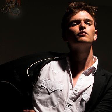 Derek Alexander Photo 17