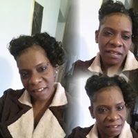 Elizabeth Hardy Photo 23