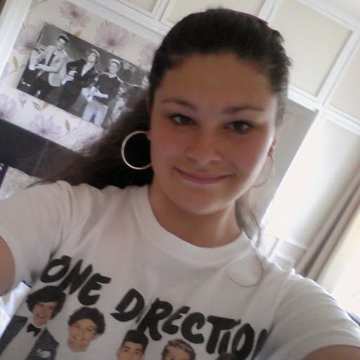 Jenny Howell Photo 13