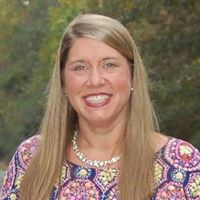 Elizabeth Hurst Photo 29
