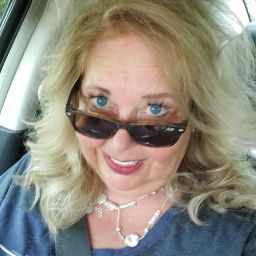 Traci Barnes Photo 17