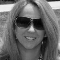 Julie Groves Photo 25