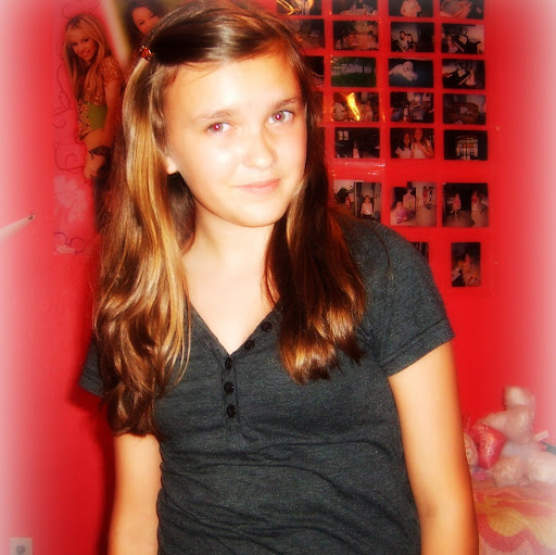 Victoria Miller Photo 33