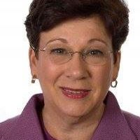 Julie Knudtsen Photo 4