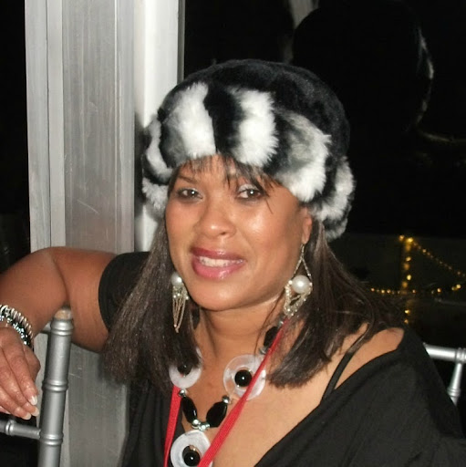 Geraldine Lewis Photo 8