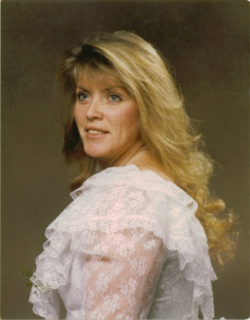 Debra Robertson Photo 26