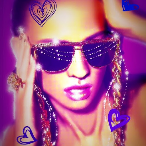 Alexandra Walker Photo 13