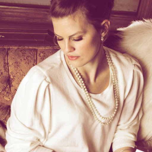 Allison Anderson Photo 28