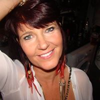 Caroline Selby Photo 5