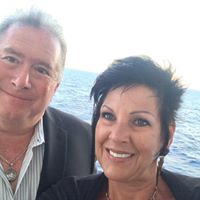 Stefanie Hahn Photo 10