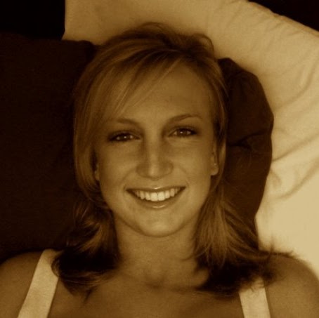 Kellie Thomas Photo 19