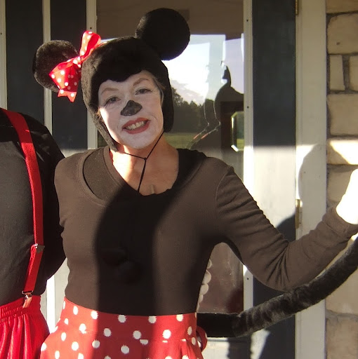 Julie Burch Photo 36