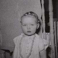 Catherine Larson Photo 23