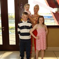 Maria Knowles Photo 20