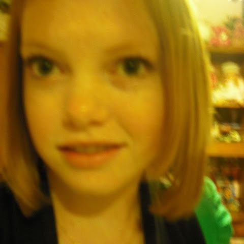 Emily Garrett Photo 30