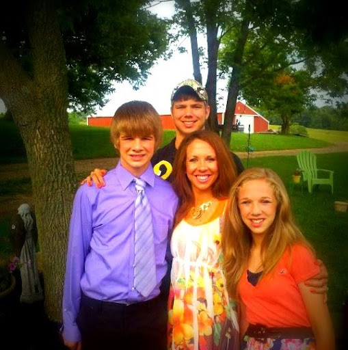 Julie Snider Photo 29