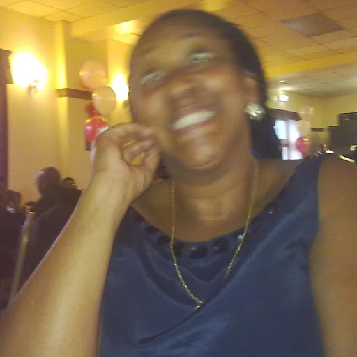 Christine Caines Photo 5