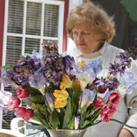Janet Lowe Photo 29