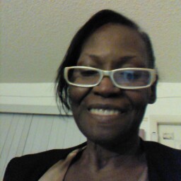 Jacqueline Smith Photo 32