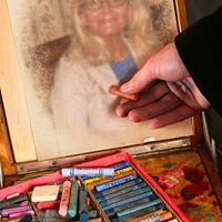 Stephanie Hutchinson Photo 9