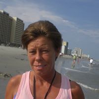 Lisa Newcomb Photo 17