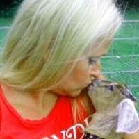 April Bennett Photo 40