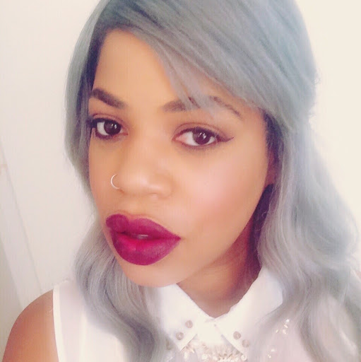Eva Lewis Photo 7