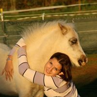 Amanda Lawrence Photo 10