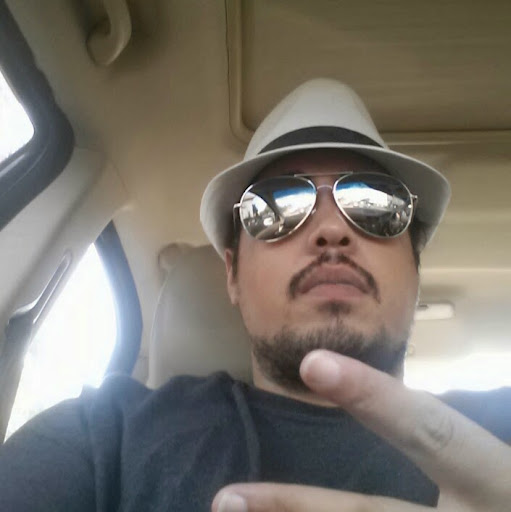 Robert Santana Photo 8