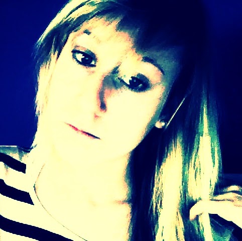 Anna Winter Photo 34