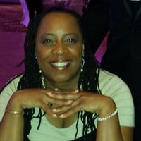 Stephanie Colbert Photo 20