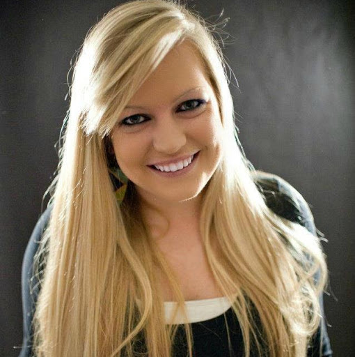 Hannah Townsend Photo 11