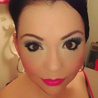 Stephanie Hutchison Photo 15