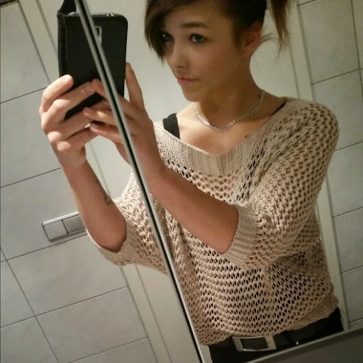 Anna Franke Photo 11