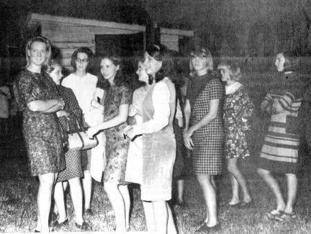 Sandra Riley Photo 29
