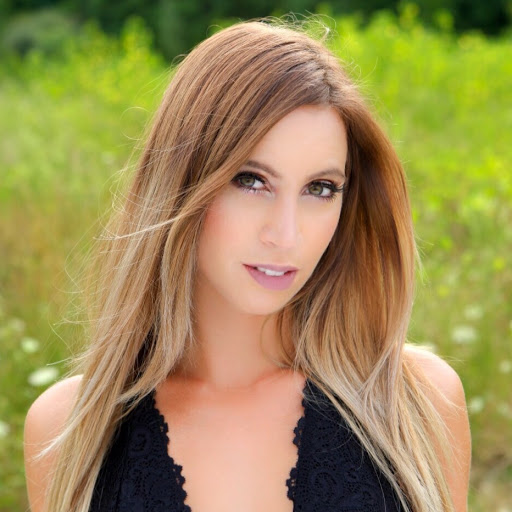 Anna Derosa Photo 14