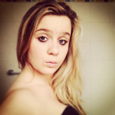 Danielle Wyatt Photo 4