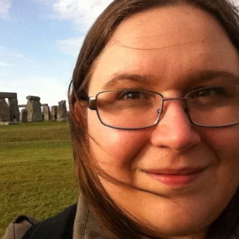 Stefanie Hawk Photo 1