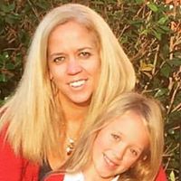 Erika Daniel Photo 22