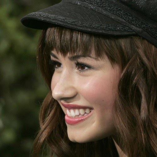 Julia Janes Photo 3