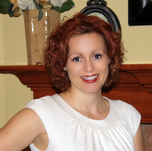 Kelly Perry Photo 11