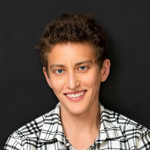 Pamela Russell Photo 30