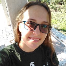 Krystal Tucker Photo 4