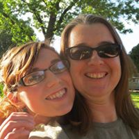 April Holmes Photo 34